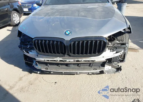 2023 BMW 530E z USA, uszkodzony, nr VIN WBA13AG04PCM76684